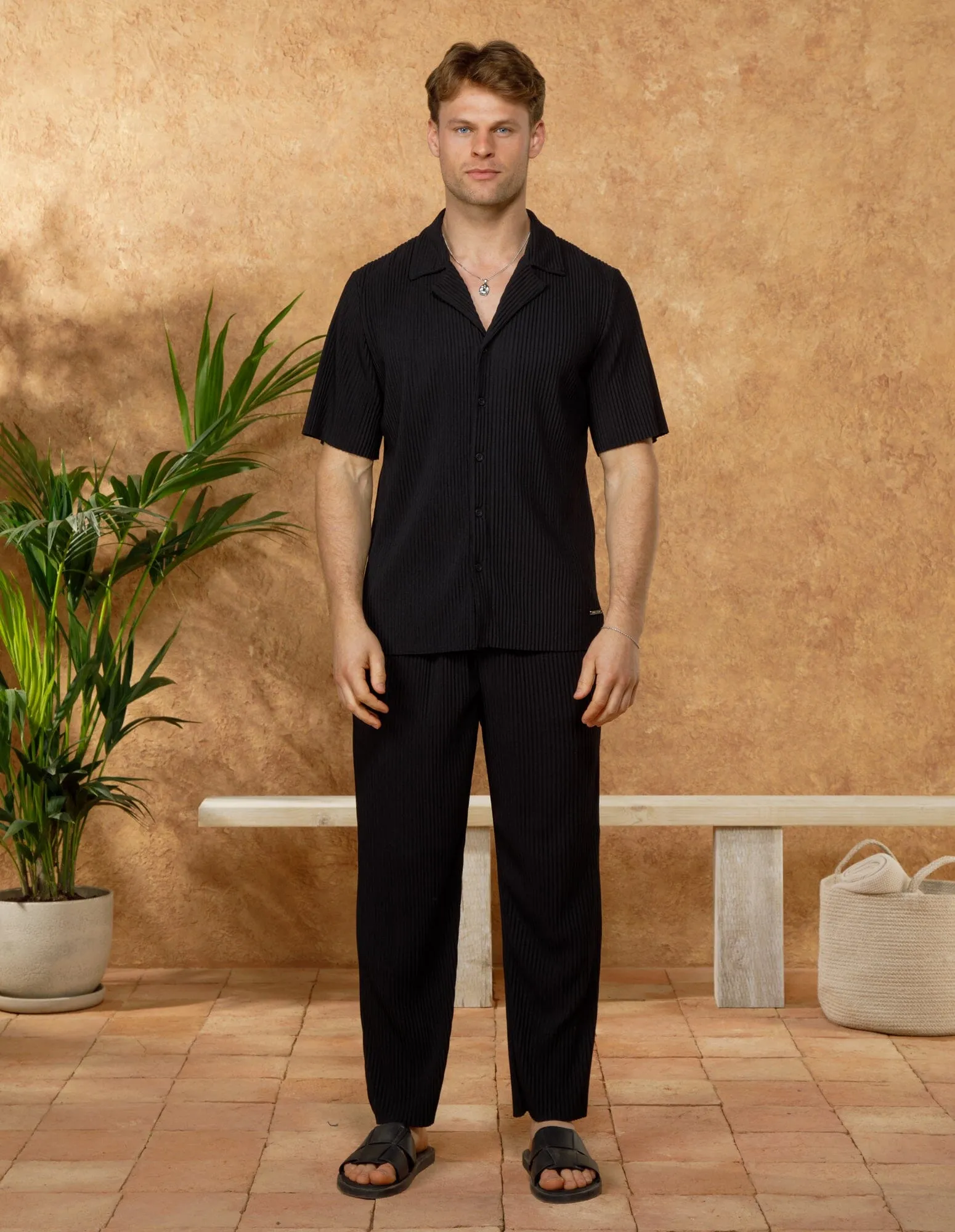 Black Pleated S/S Resort Shirt