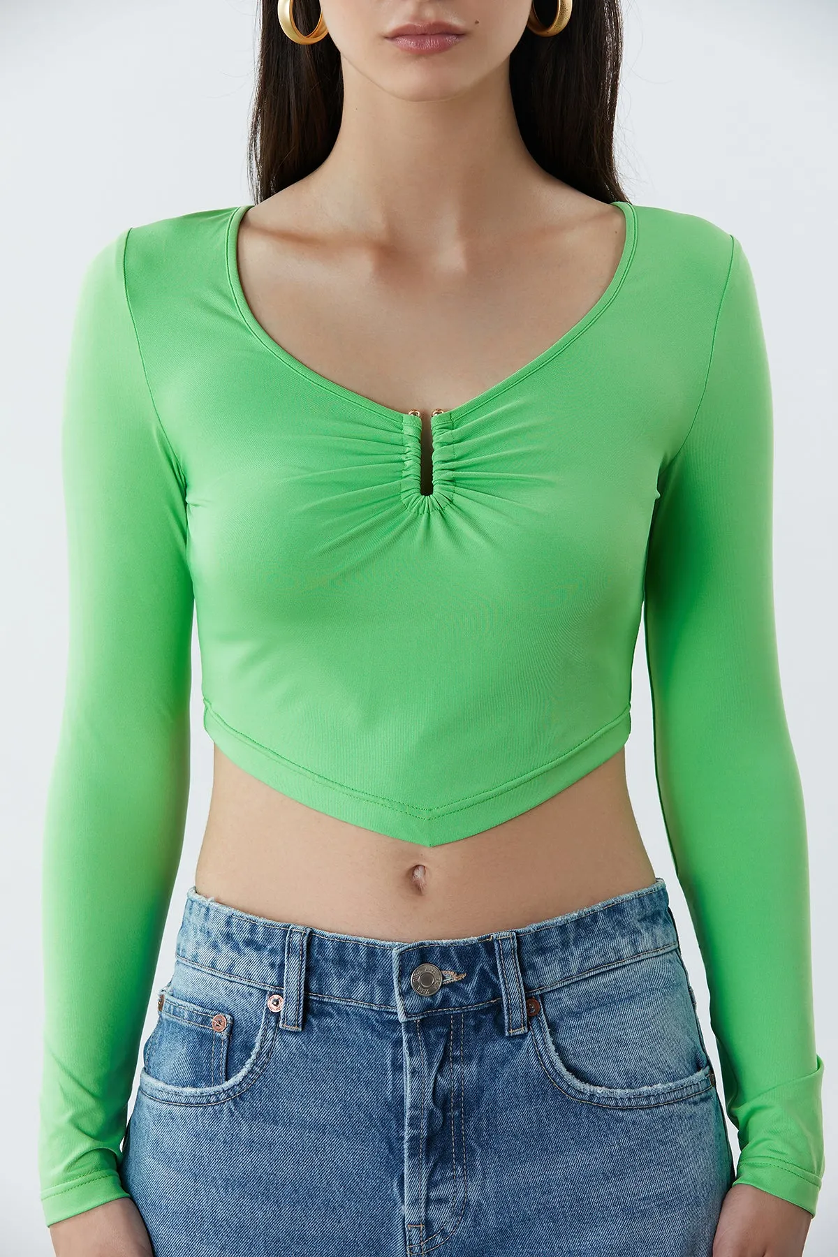 U-ring Ruched Round Neck Crop Tee